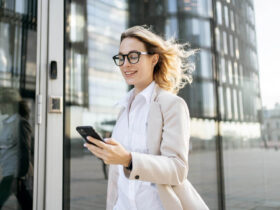 A szemüvegkeret kiválasztásakor érdemes átgondolni, milyen benyomást szeretnél kelteni.