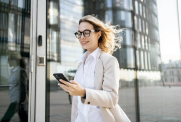 A szemüvegkeret kiválasztásakor érdemes átgondolni, milyen benyomást szeretnél kelteni.