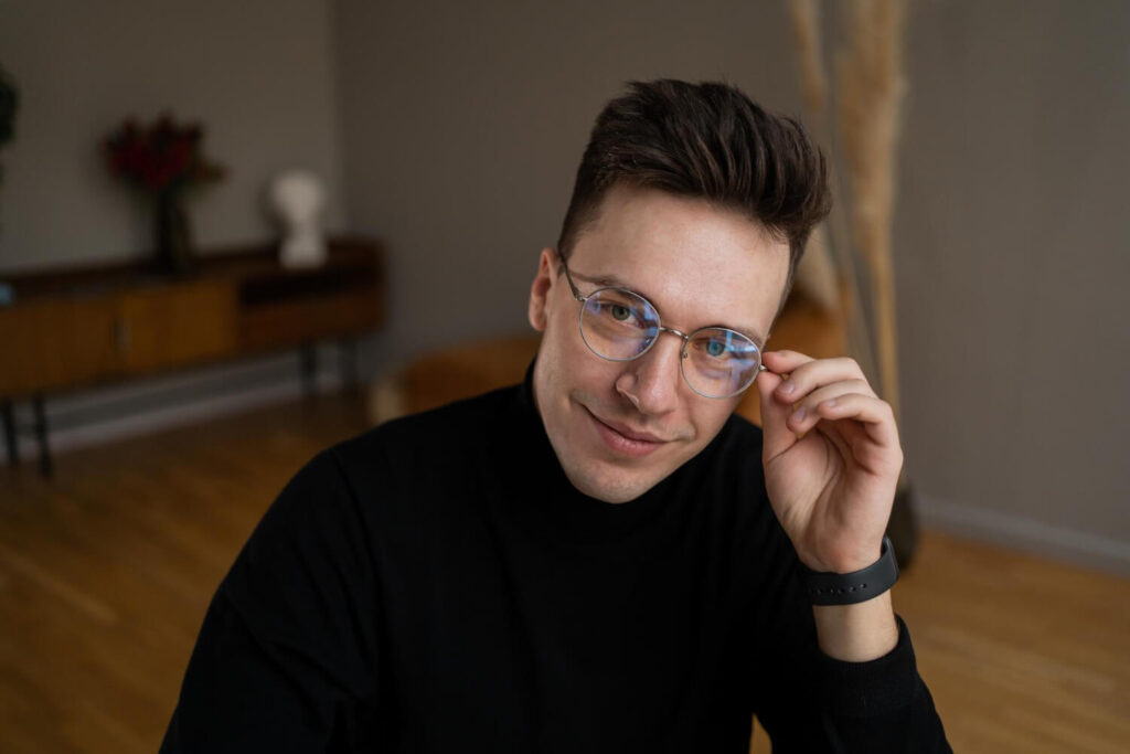 A modern szemüvegek célja, hogy minden élethelyzetben éles, kényelmes és természetes látásélményt nyújtsanak.